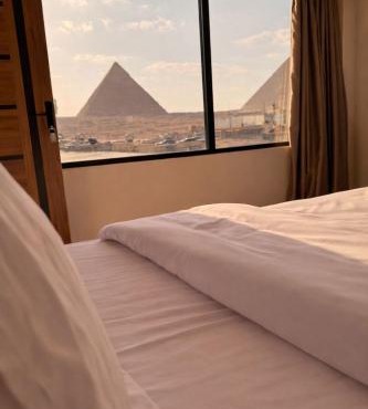 Villa Hathor pyramids view in Cairo