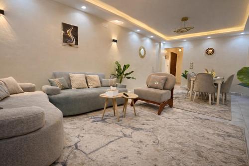 Charming Luxury 3BDR Compound - 15 Mins from CAI in Cairo