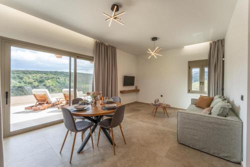Elaiotopos Luxury Living Suites in Áyiai Paraskiaí