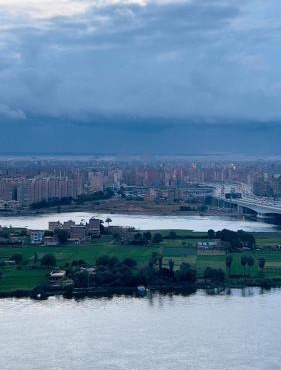 شقة فندقية فاخرة بإطلالة ساحرة على النيل والأهرامات هيلتون النيل المعادي in Cairo