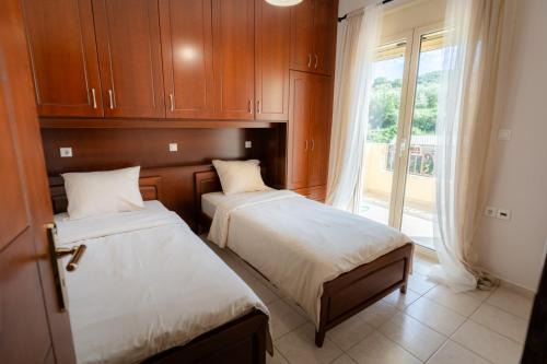 Ithaki Apartments in Paramythia