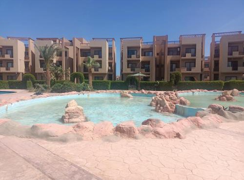 'Ground Chalet with a Lagoon and Pool View in Blue Pay Assia 'Families Only in Zafarana