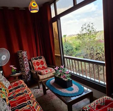 Unique apartment close to Cairo Airport with free shuttle from the apartment to airport شقة فاخرة مع توصيل مجاني الى المطار 豪华公寓 可俯瞰开罗国际机场 并提供从公寓到机场的免费班车服务 in Cairo