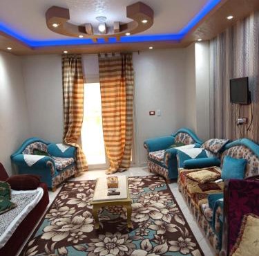 Amazing location incalssic room pyramids giza besaid big mussm world in ‘Ezbet `Abd el-Ḥamîd