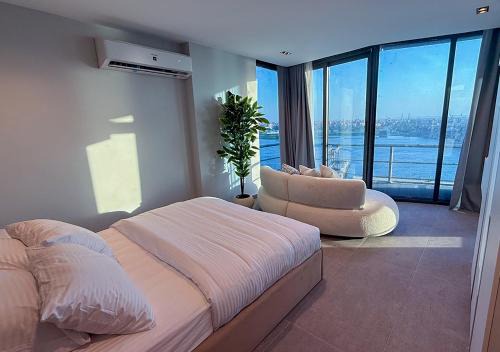 Panoramic Nile View 3BR Apartment in Cairo