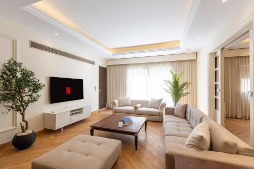 Huge 5BR Zamalek Duplex 11 Beds Central Area in Cairo