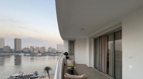 Luxury 5-Star Apartment, Prime Nile View in Cairo