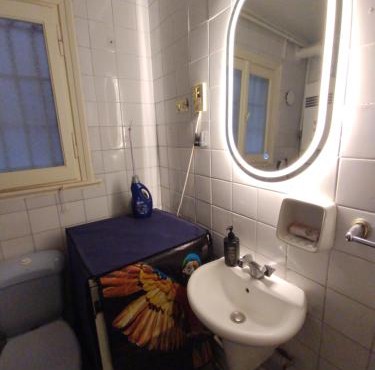 Comfortable 3-Bed Room with Workspace & AC in Cairo