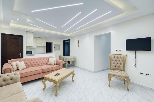 Luxurious Chalet with Ocean Views in Porto Said Resort in Al-Manasrah